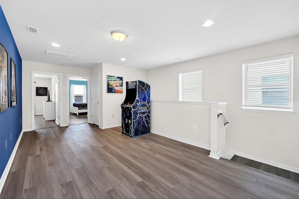 For Sale: $409,000 (5 beds, 4 baths, 2265 Square Feet)