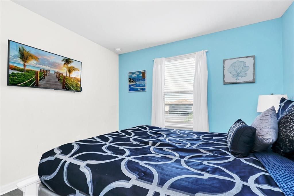 For Sale: $409,000 (5 beds, 4 baths, 2265 Square Feet)