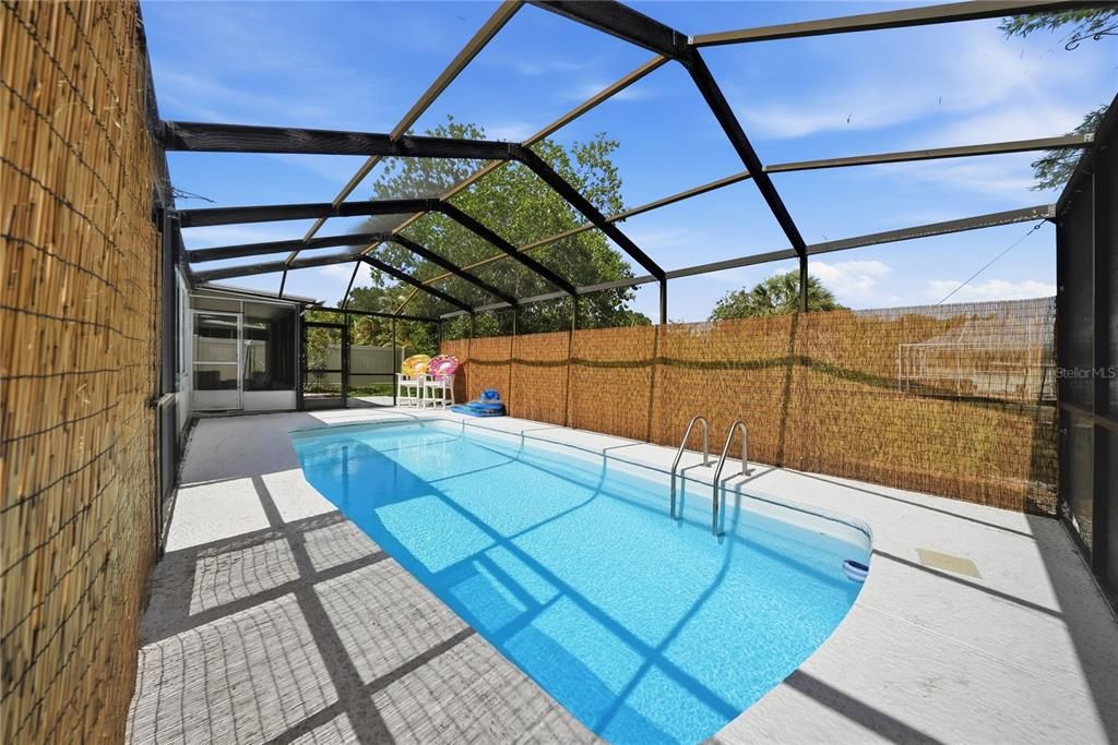 For Sale: $439,000 (2 beds, 2 baths, 1112 Square Feet)