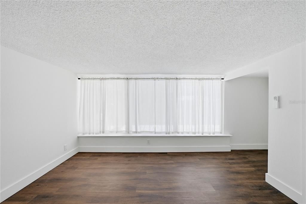 For Sale: $439,000 (2 beds, 2 baths, 1112 Square Feet)