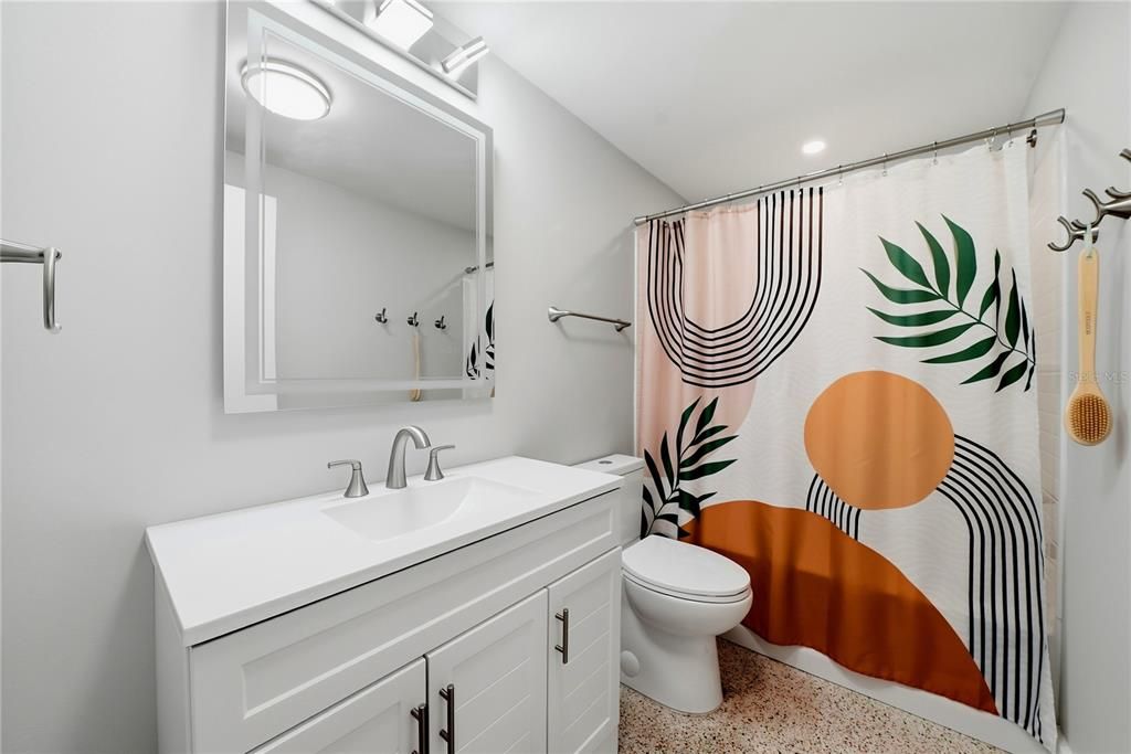 For Sale: $439,000 (2 beds, 2 baths, 1112 Square Feet)