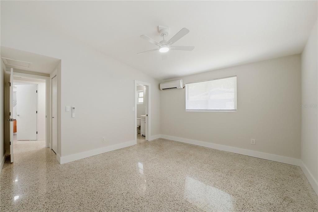 For Sale: $439,000 (2 beds, 2 baths, 1112 Square Feet)