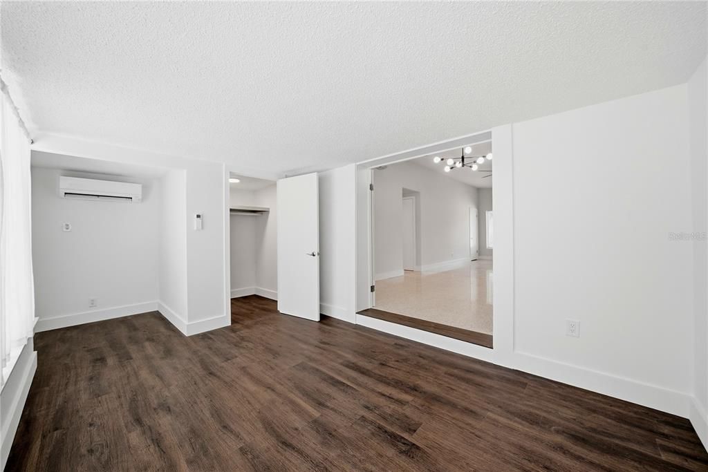 For Sale: $439,000 (2 beds, 2 baths, 1112 Square Feet)
