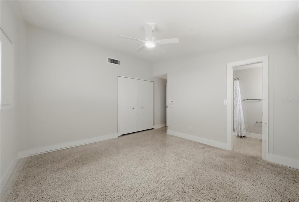 For Sale: $439,000 (2 beds, 2 baths, 1112 Square Feet)