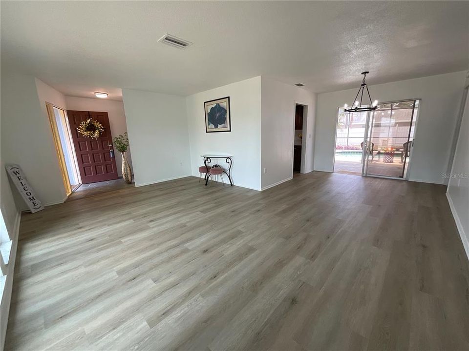For Sale: $475,000 (3 beds, 2 baths, 1743 Square Feet)