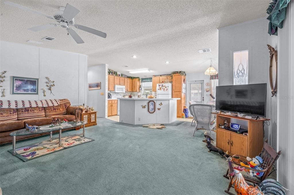 For Sale: $159,900 (2 beds, 2 baths, 1080 Square Feet)