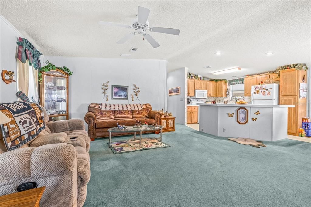 For Sale: $159,900 (2 beds, 2 baths, 1080 Square Feet)