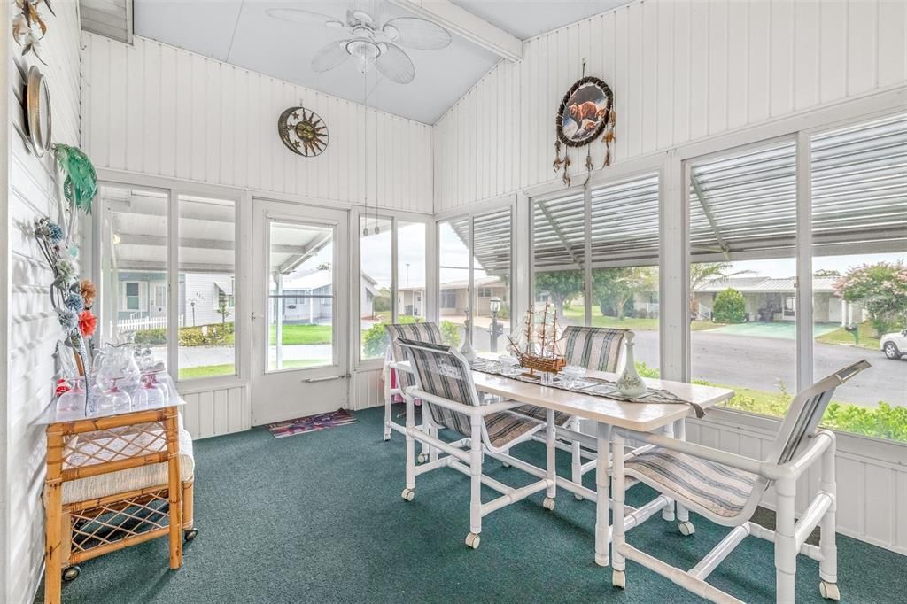 For Sale: $159,900 (2 beds, 2 baths, 1080 Square Feet)