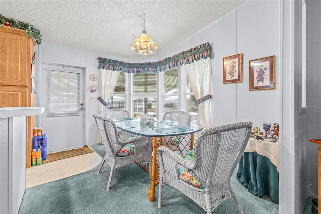 For Sale: $159,900 (2 beds, 2 baths, 1080 Square Feet)