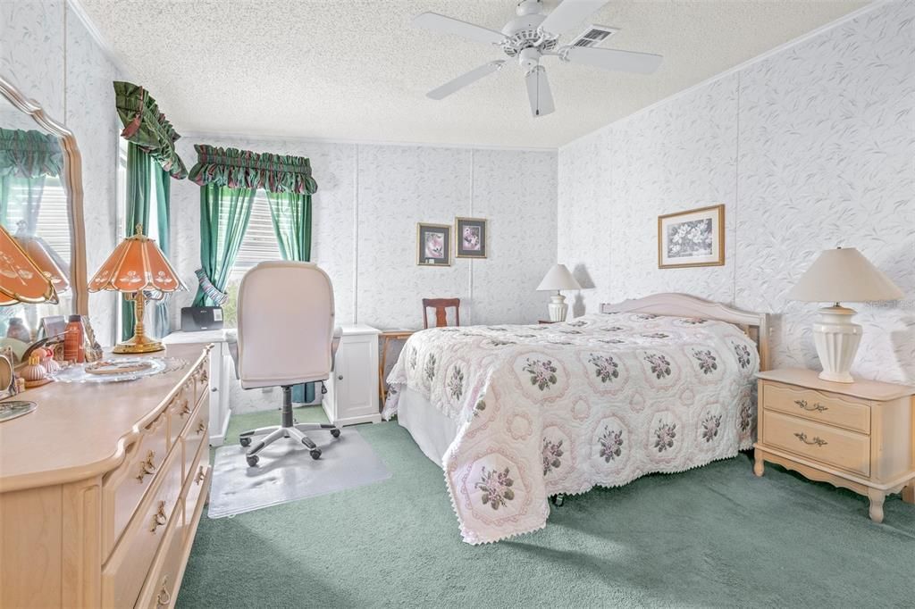 For Sale: $159,900 (2 beds, 2 baths, 1080 Square Feet)