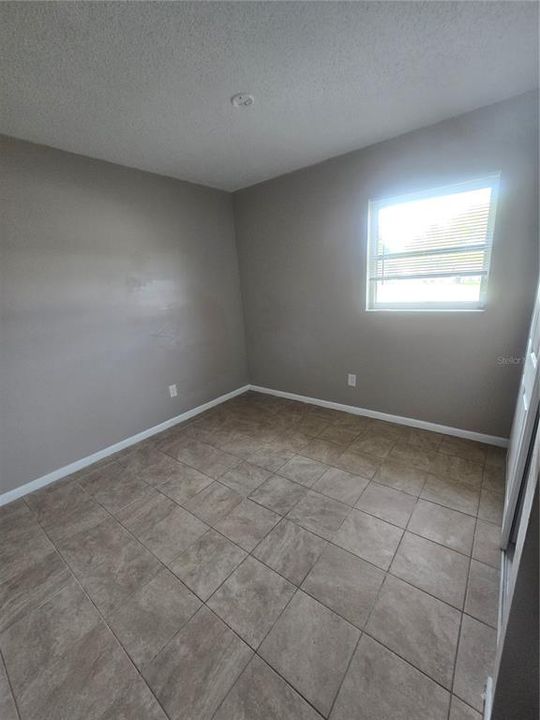 For Rent: $1,650 (3 beds, 1 baths, 1000 Square Feet)