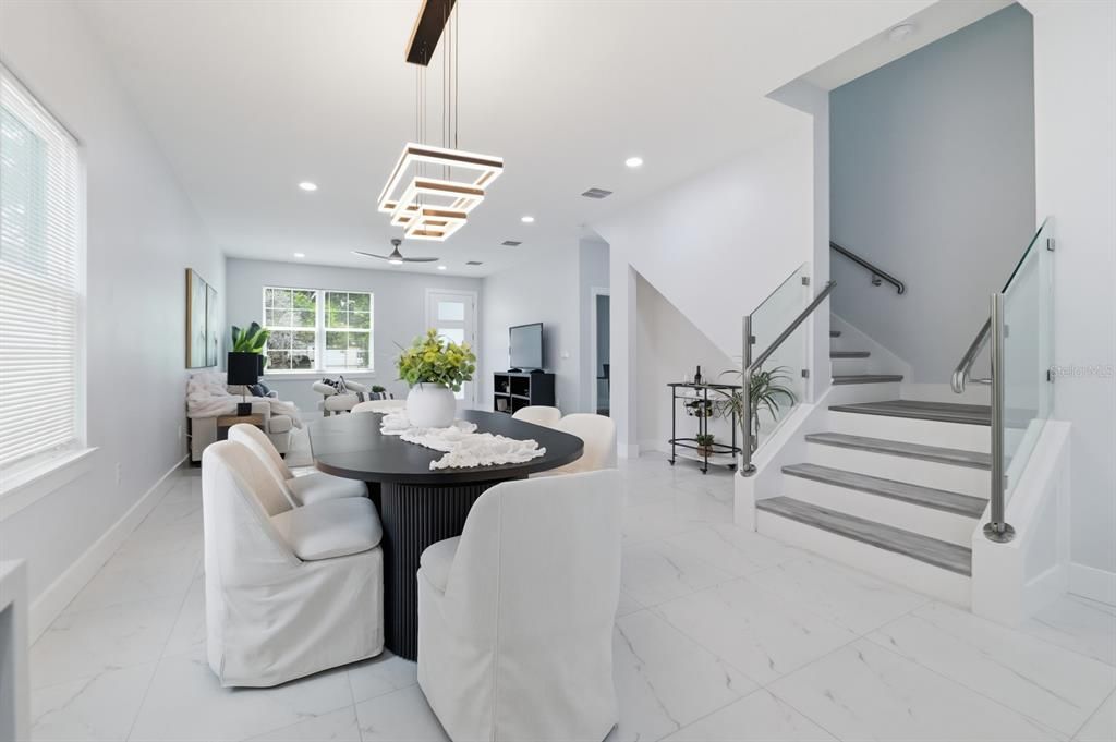 En Venta: $597,800 (4 camas, 3 baños, 2065 Pies cuadrados)