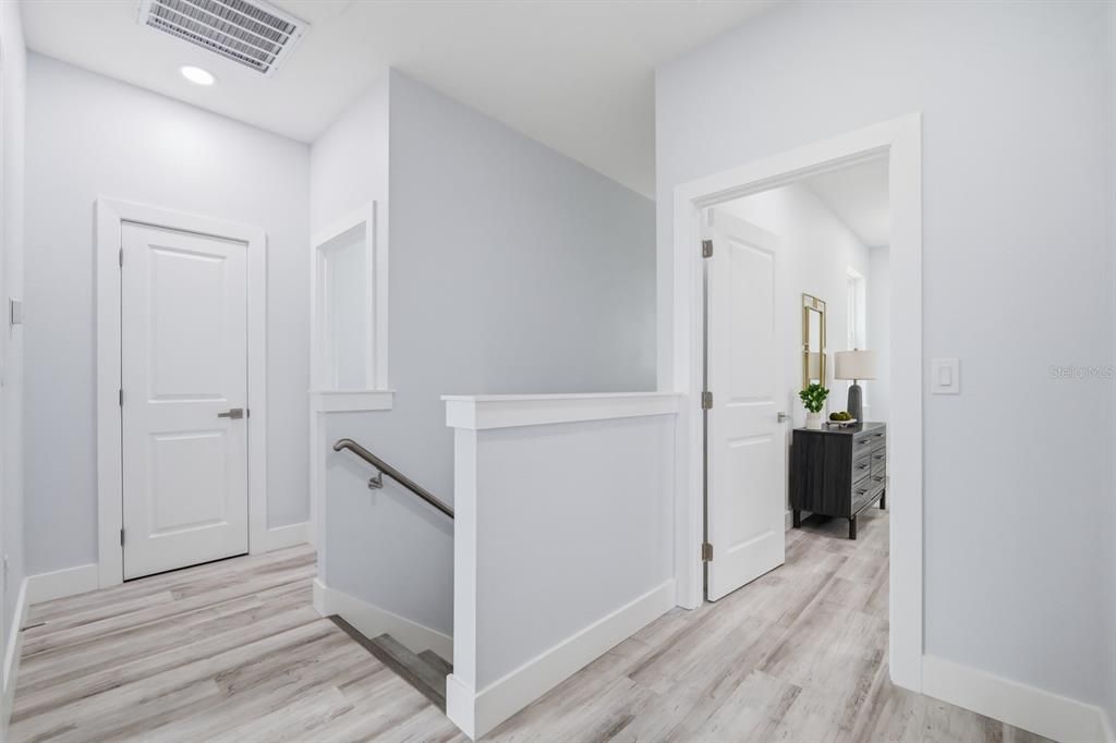 En Venta: $597,800 (4 camas, 3 baños, 2065 Pies cuadrados)