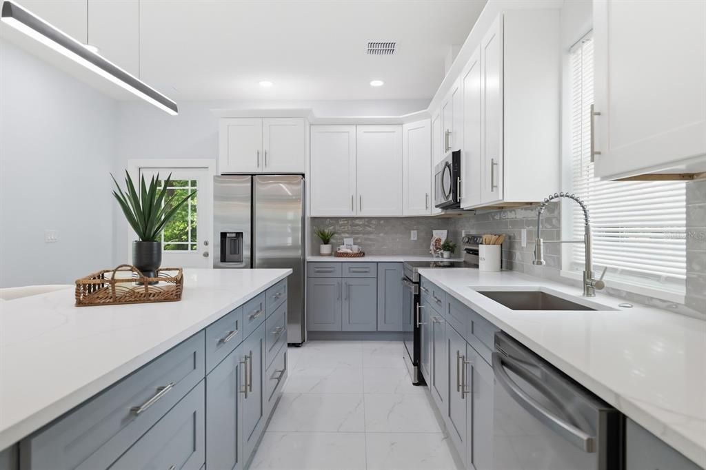 En Venta: $597,800 (4 camas, 3 baños, 2065 Pies cuadrados)
