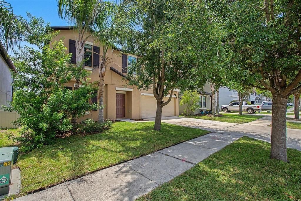 For Sale: $394,900 (5 beds, 2 baths, 2949 Square Feet)