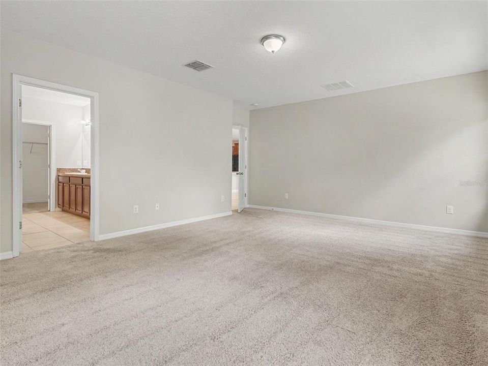 For Sale: $394,900 (5 beds, 2 baths, 2949 Square Feet)