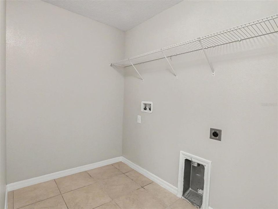 For Sale: $394,900 (5 beds, 2 baths, 2949 Square Feet)