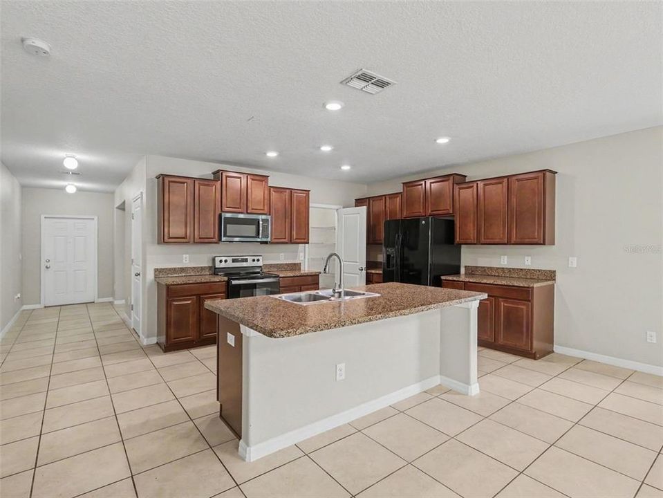 For Sale: $394,900 (5 beds, 2 baths, 2949 Square Feet)