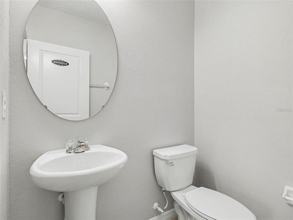 For Sale: $394,900 (5 beds, 2 baths, 2949 Square Feet)