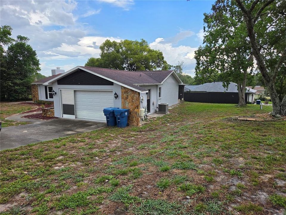 For Sale: $232,000 (2 beds, 2 baths, 1597 Square Feet)