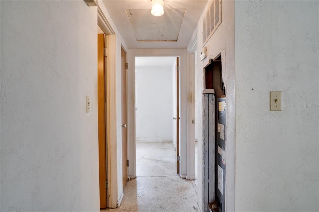 На продажу: $249,000 (2 спален, 1 ванн, 792 Квадратных фут)