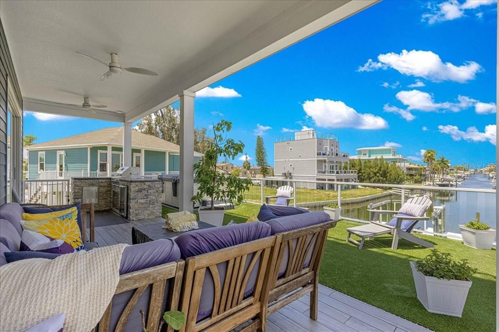 En Venta: $915,000 (4 camas, 3 baños, 2400 Pies cuadrados)