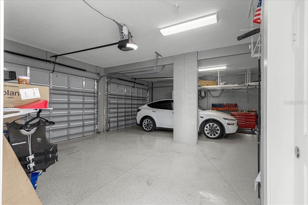 En Venta: $915,000 (4 camas, 3 baños, 2400 Pies cuadrados)