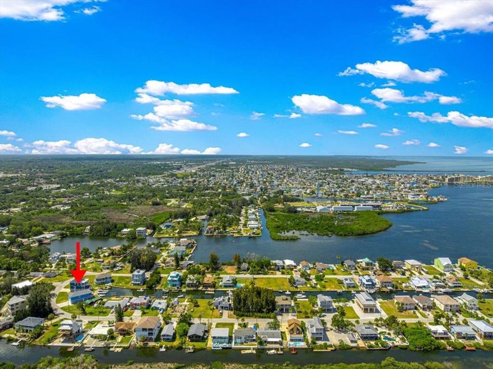 En Venta: $915,000 (4 camas, 3 baños, 2400 Pies cuadrados)