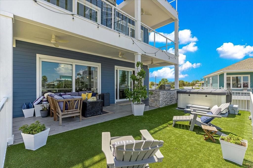 En Venta: $915,000 (4 camas, 3 baños, 2400 Pies cuadrados)