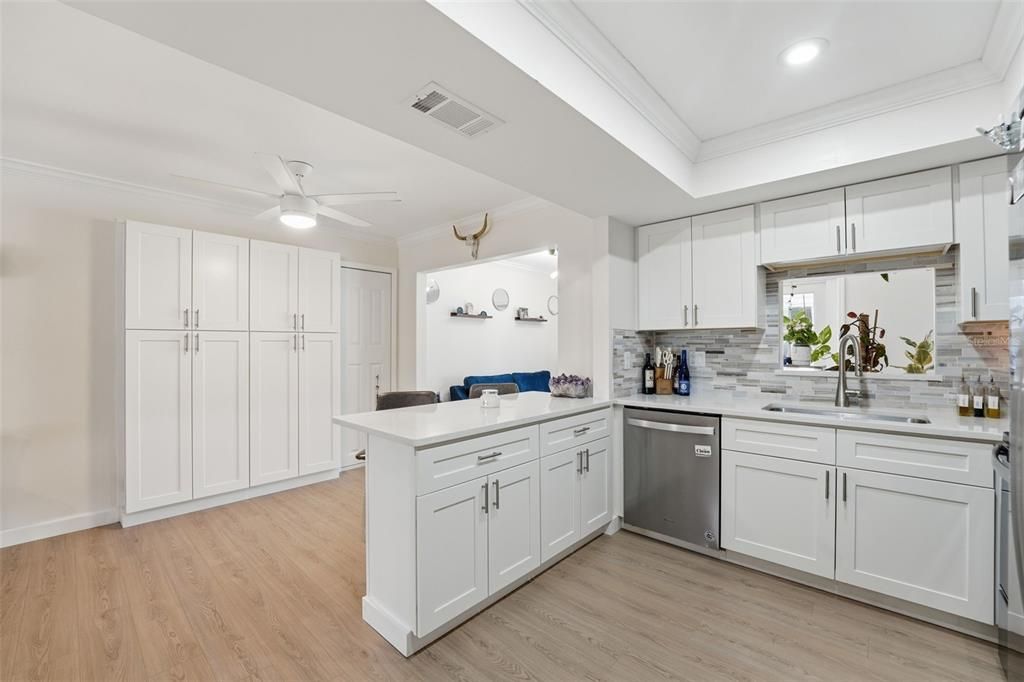 En Venta: $515,000 (3 camas, 2 baños, 1817 Pies cuadrados)