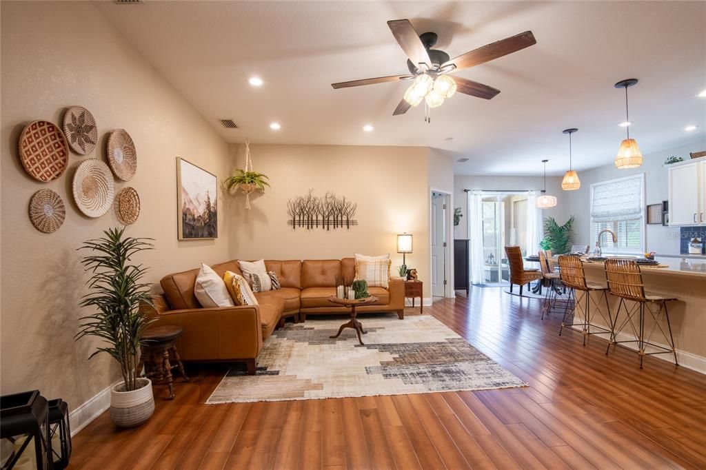 For Sale: $415,000 (3 beds, 2 baths, 1650 Square Feet)