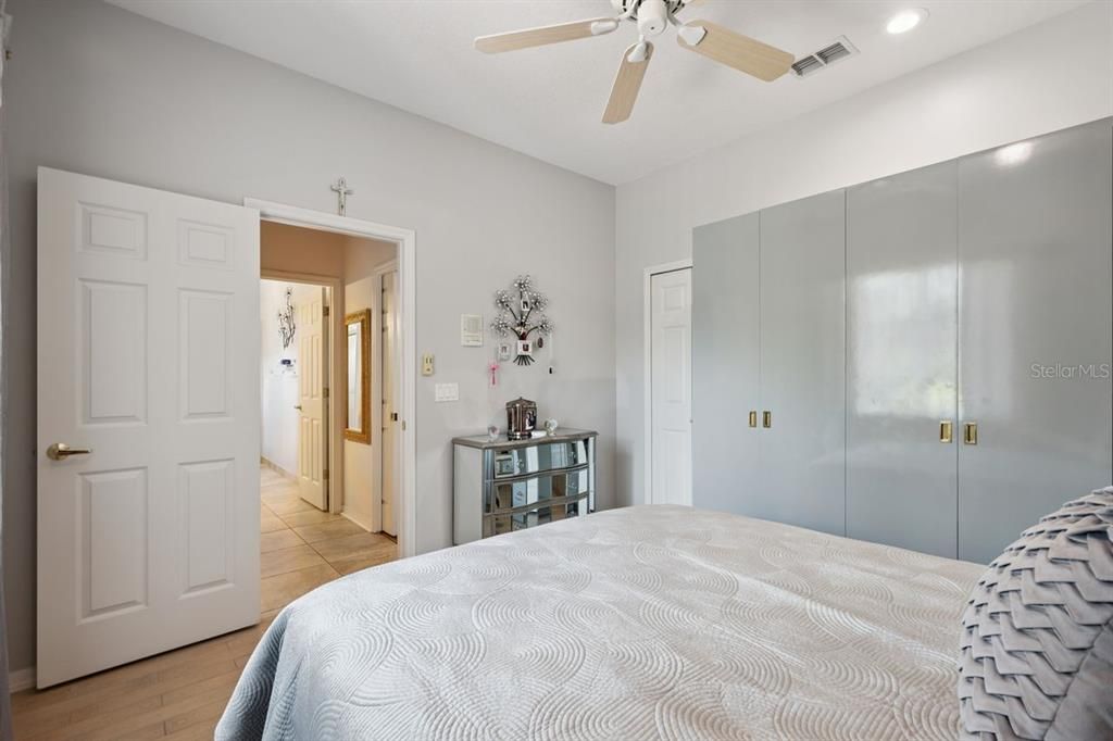 For Sale: $749,000 (3 beds, 3 baths, 2589 Square Feet)