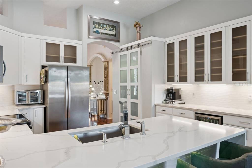 For Sale: $749,000 (3 beds, 3 baths, 2589 Square Feet)