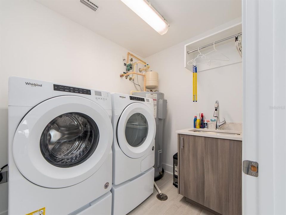 В аренду: $11,500 (3 спален, 3 ванн, 2240 Квадратных фут)