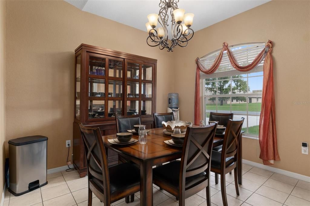 For Sale: $327,500 (4 beds, 2 baths, 1762 Square Feet)