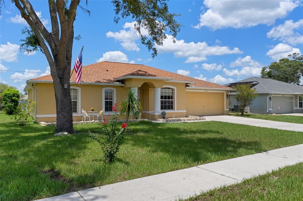 For Sale: $327,500 (4 beds, 2 baths, 1762 Square Feet)