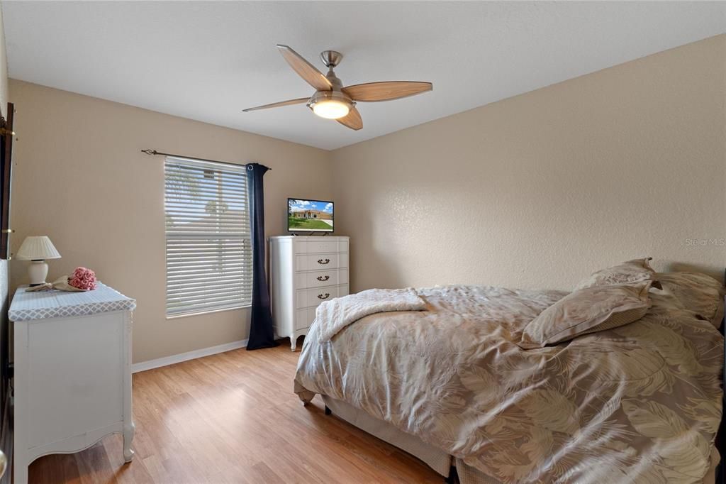 For Sale: $327,500 (4 beds, 2 baths, 1762 Square Feet)