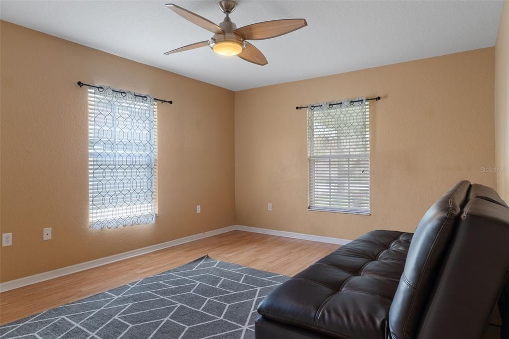 For Sale: $327,500 (4 beds, 2 baths, 1762 Square Feet)