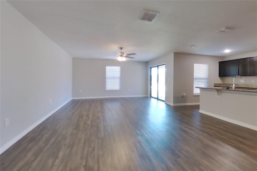 En Renta: $2,499 (5 camas, 3 baños, 1984 Pies cuadrados)