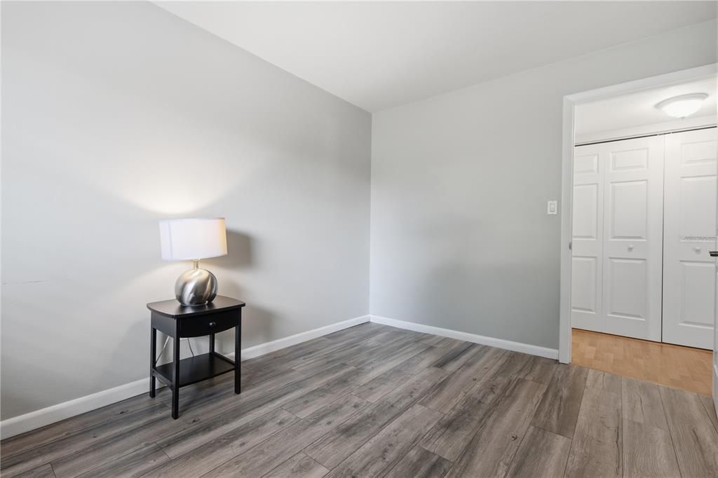 For Sale: $146,000 (2 beds, 2 baths, 948 Square Feet)