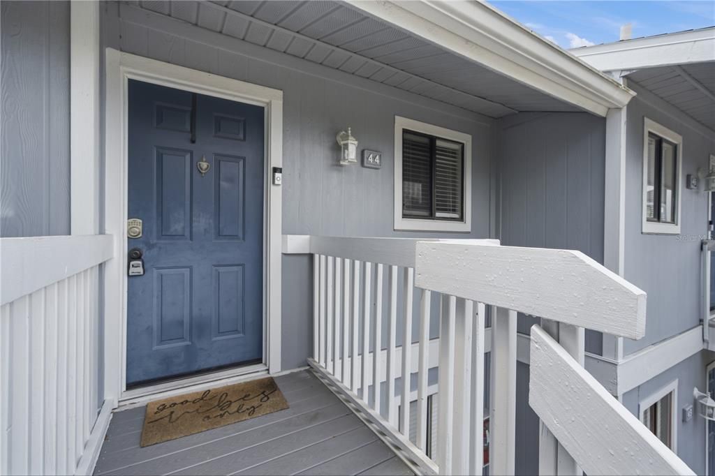 For Sale: $146,000 (2 beds, 2 baths, 948 Square Feet)