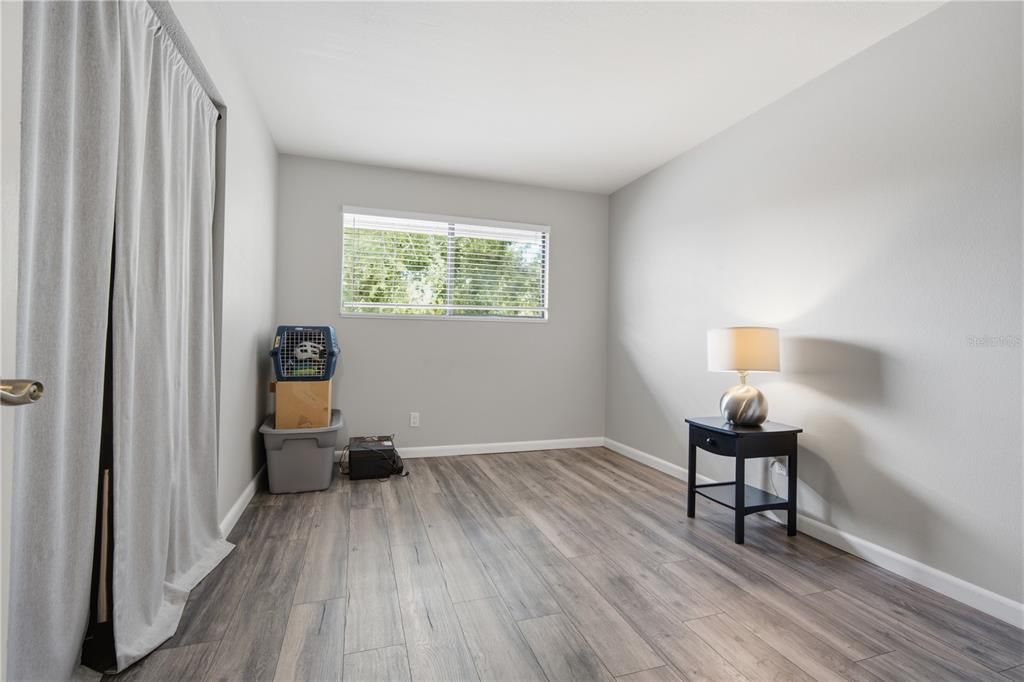For Sale: $146,000 (2 beds, 2 baths, 948 Square Feet)