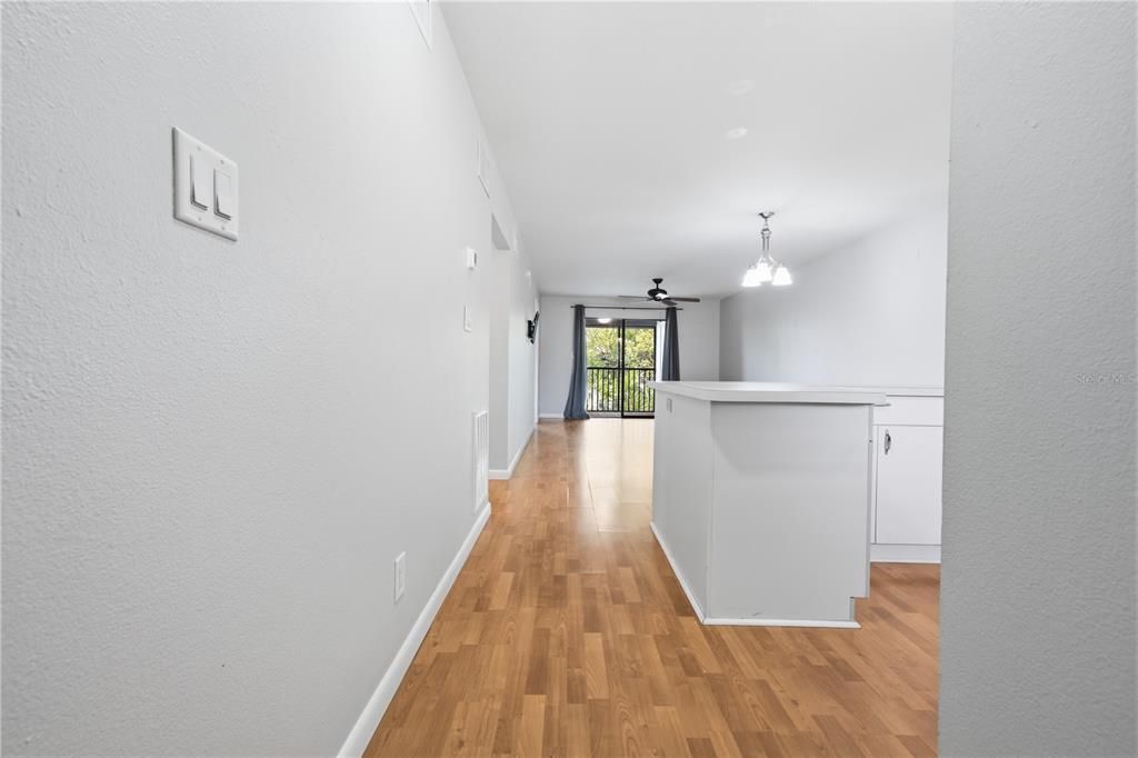 For Sale: $146,000 (2 beds, 2 baths, 948 Square Feet)
