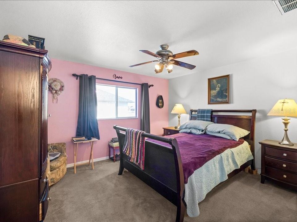 For Sale: $355,000 (3 beds, 2 baths, 1718 Square Feet)