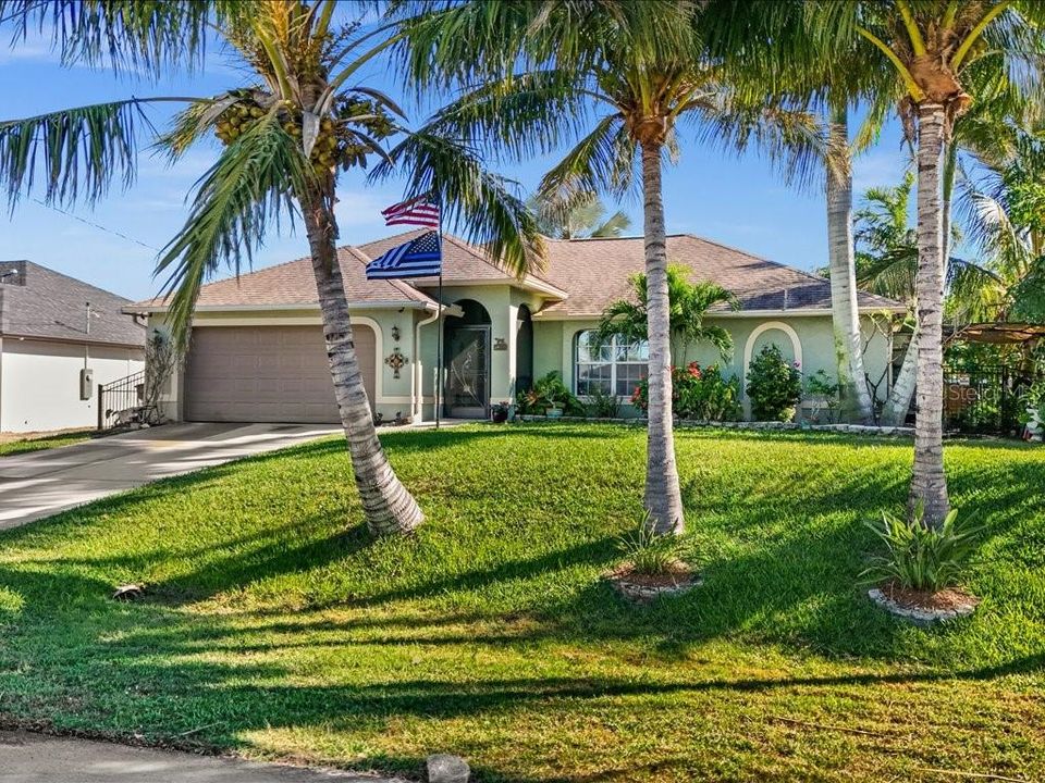For Sale: $355,000 (3 beds, 2 baths, 1718 Square Feet)