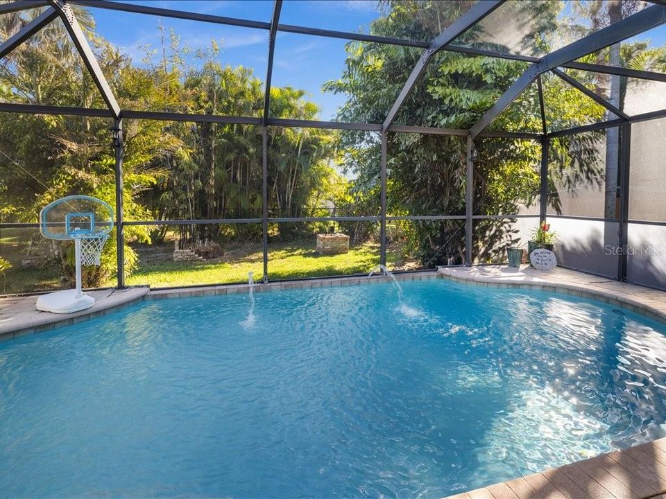 For Sale: $355,000 (3 beds, 2 baths, 1718 Square Feet)