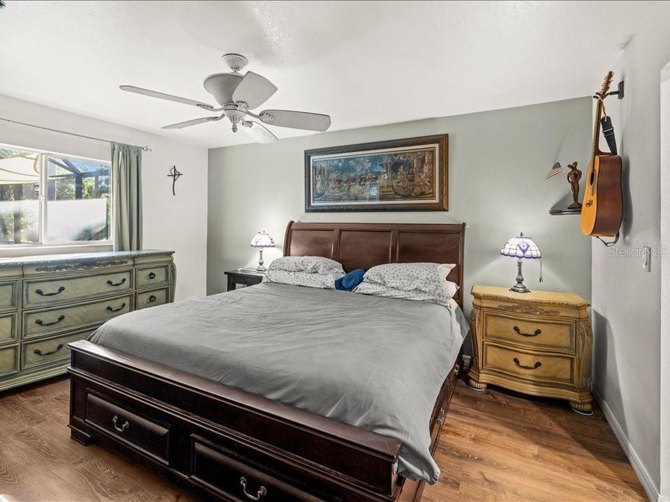For Sale: $355,000 (3 beds, 2 baths, 1718 Square Feet)