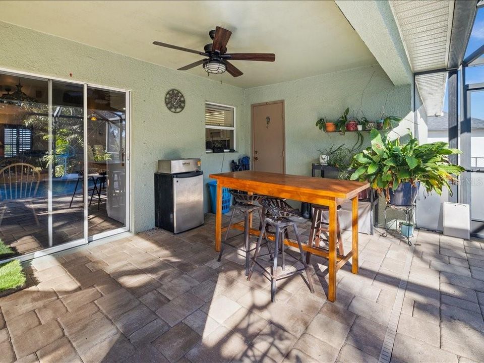 For Sale: $355,000 (3 beds, 2 baths, 1718 Square Feet)