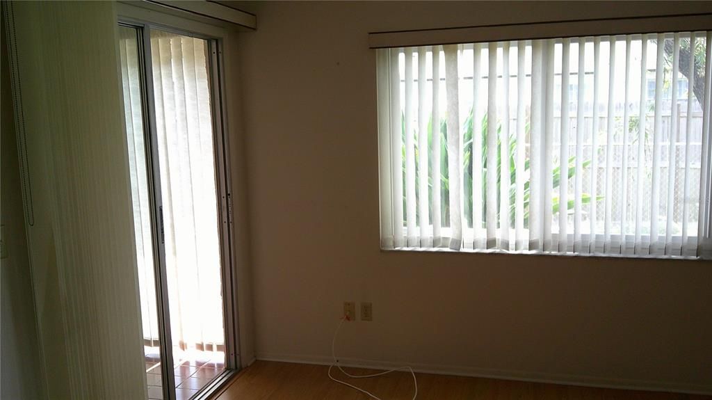 待售: $145,000 (2 贝兹, 2 浴室, 1034 平方英尺)