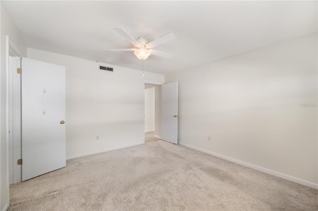 For Sale: $155,000 (2 beds, 2 baths, 1176 Square Feet)